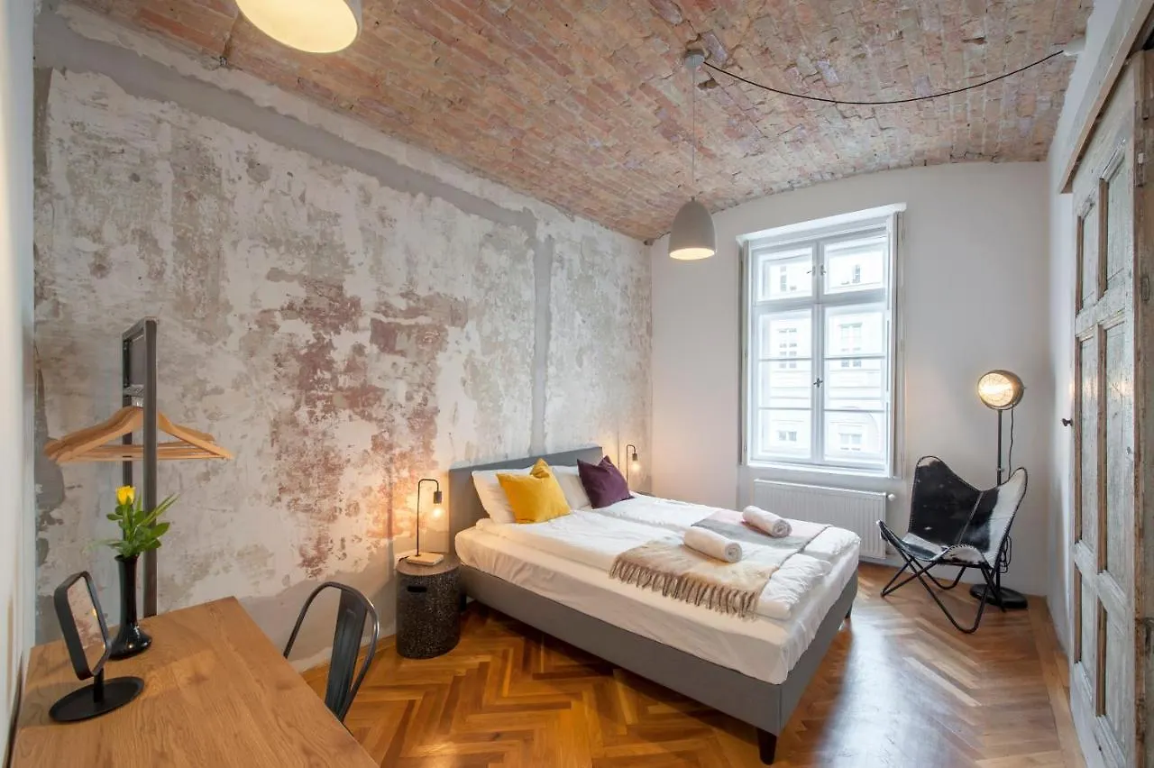 Historic Apartment In Budapest Downtown