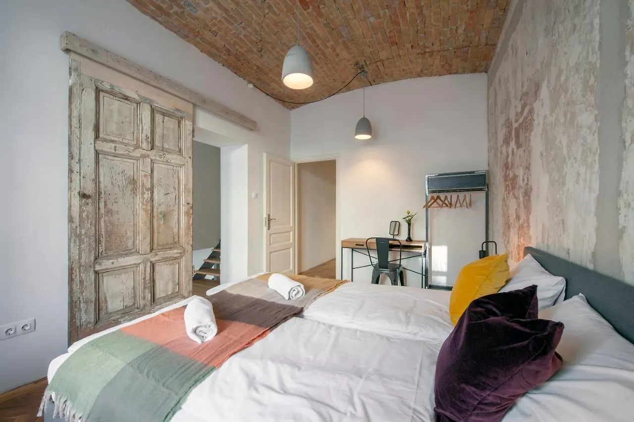 Historic Apartment In Budapest Downtown
