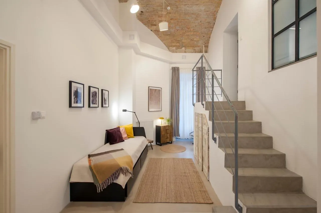 Historic Apartment In Budapest Downtown Hungary