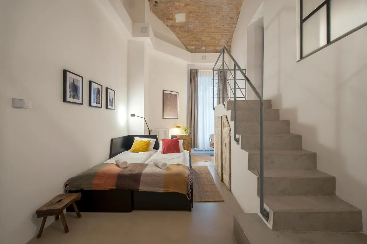 Historic Apartment In Budapest Downtown