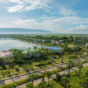 Wonderland And Sihanoukville