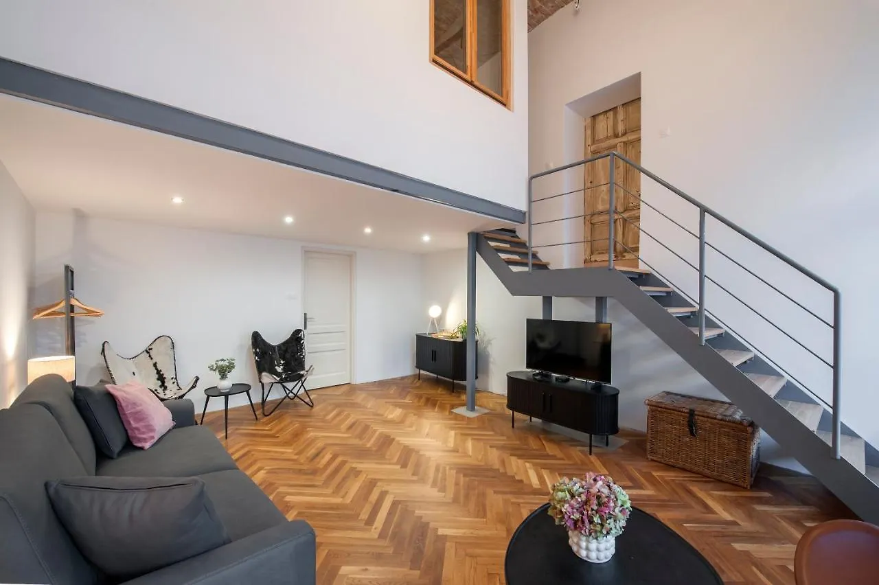 Historic Apartment In Budapest Downtown